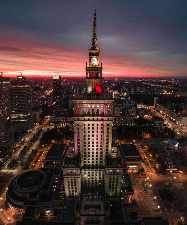 Super Forum 2 Metro Fast Wifi Netflix, Hbo, Appletv Warsaw Exterior photo