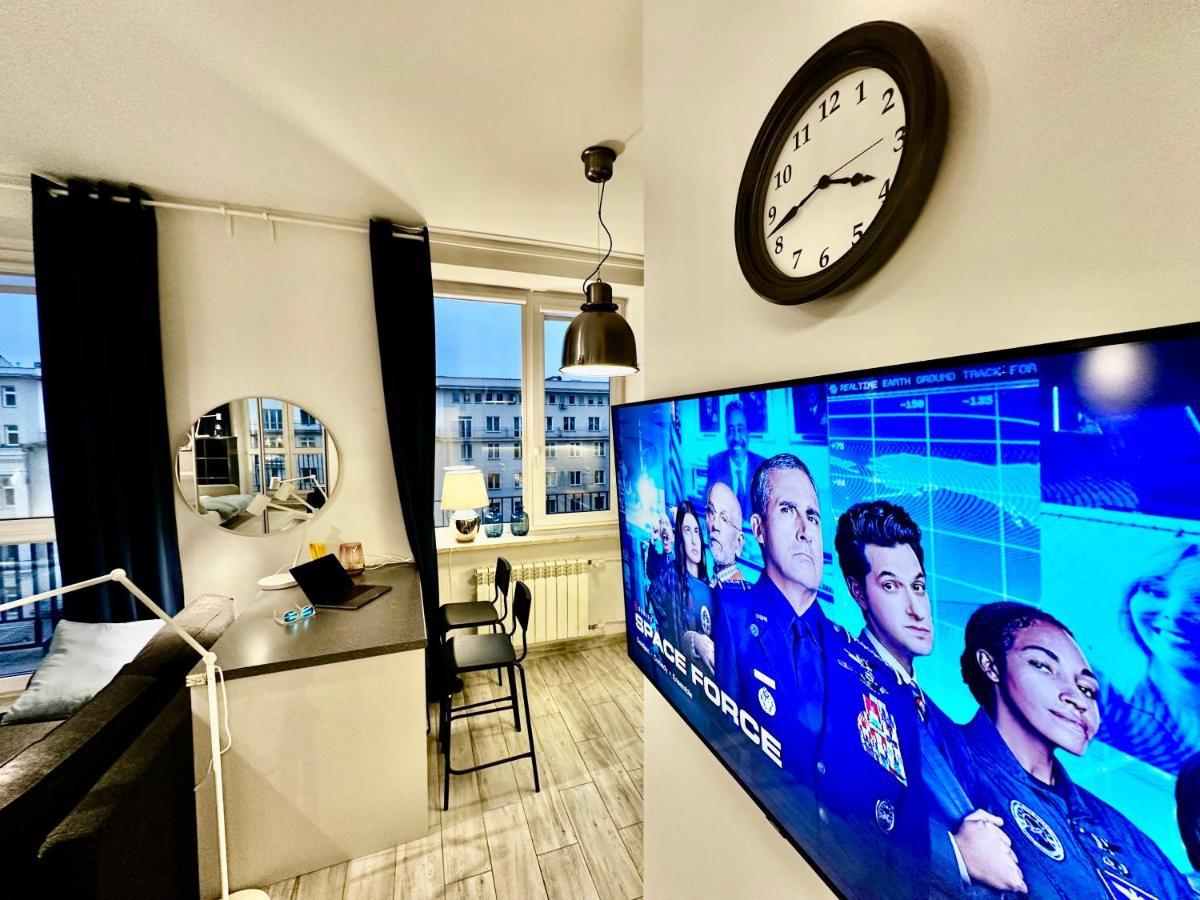 Super Forum 2 Metro Fast Wifi Netflix, Hbo, Appletv Warsaw Exterior photo